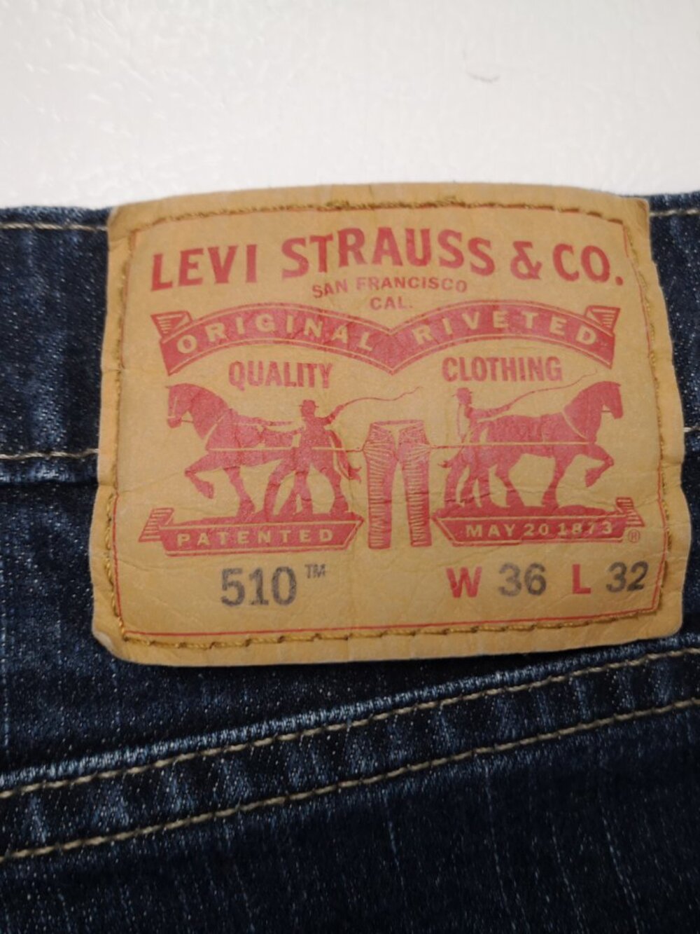 Levi's 510 Men's Size 36/32 Dark Wash Zipper & Button Skinny Blue Jeans